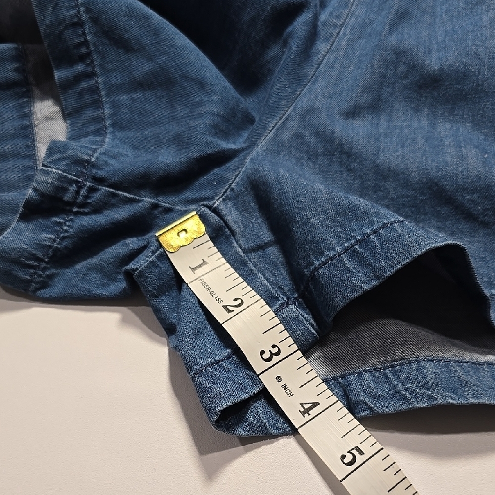 3/$15 Universal Thread– Women's Blue Chambray Smocked Waist Shorts Sz Small - Picture 8 of 9